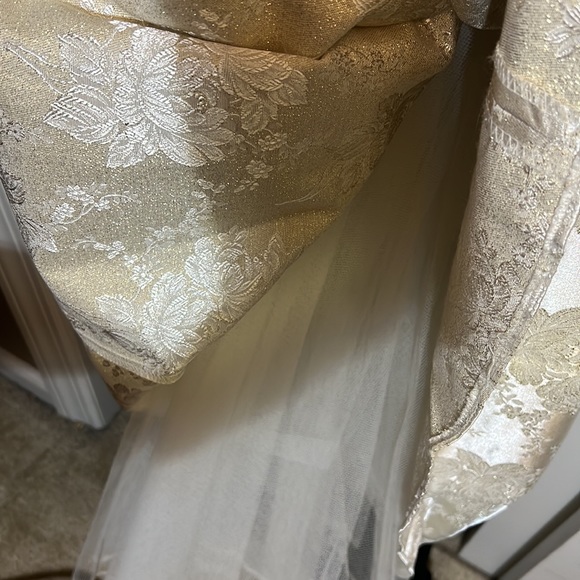 Vintage Jessica McClintock ivory full- length gown with matching wrap shawl. - Picture 9 of 11